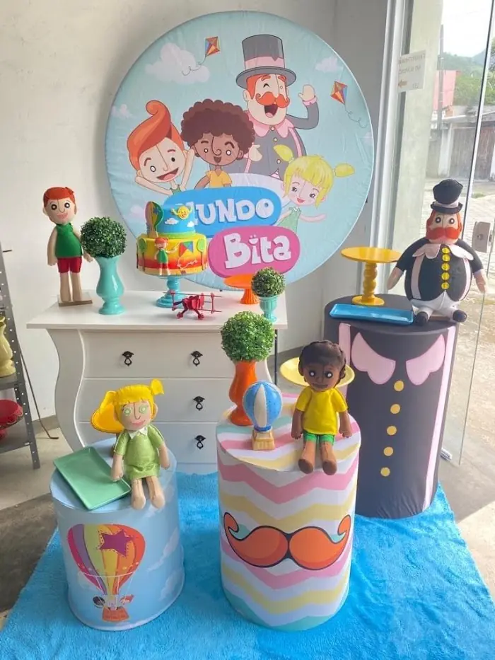 Decoração Mundo Bita c/ cômoda .JPG - Verônica Festas